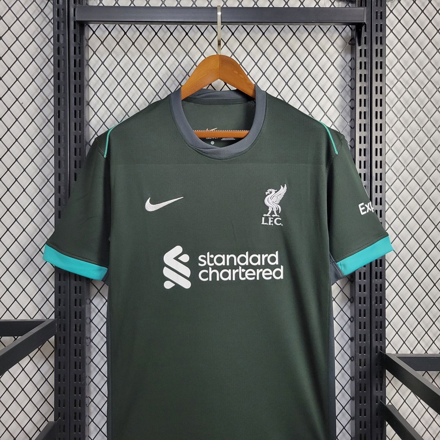 LIVERPOOL 24-25 BORTATRÖJA