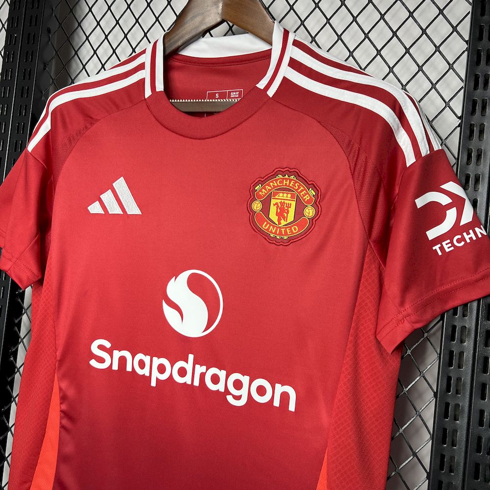 MANCHESTER UNITED 24-25 HEMMATRÖJA