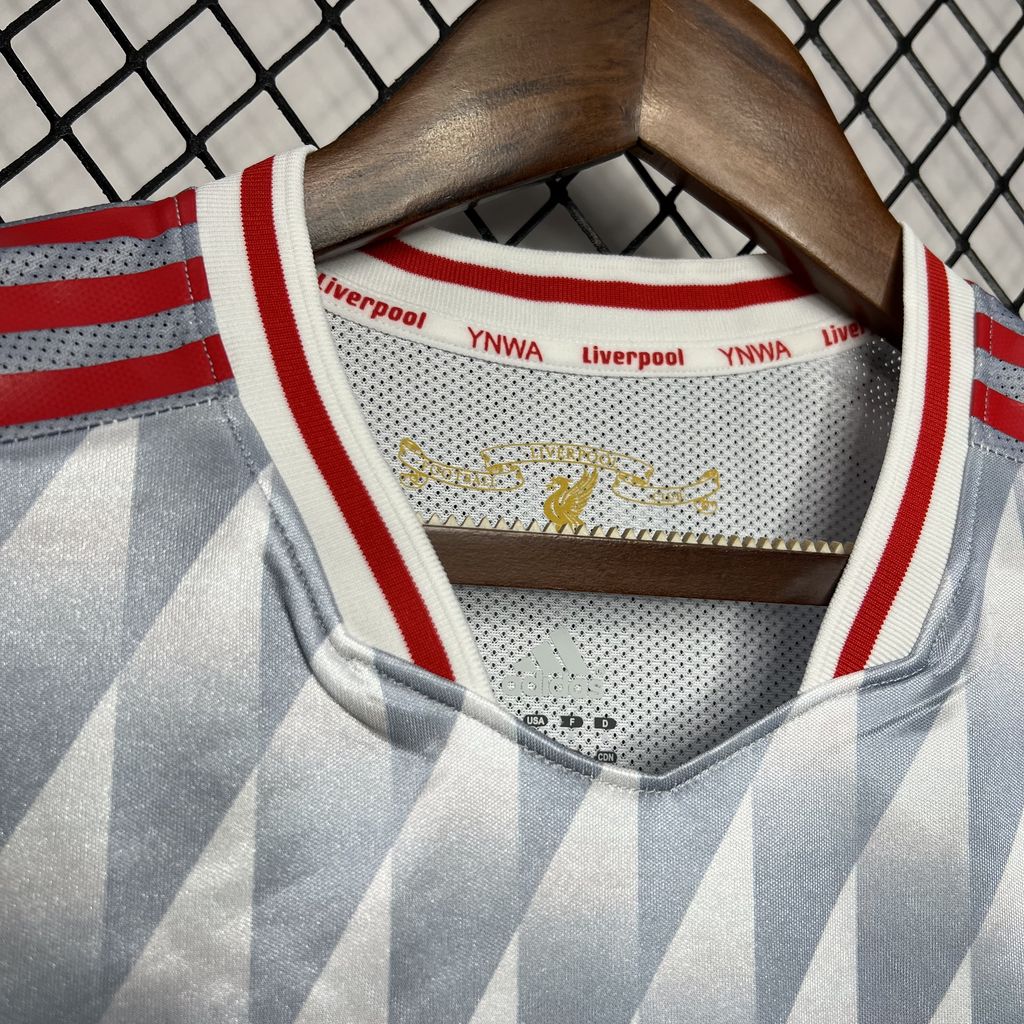 LIVERPOOL RETRO - SPECIAL EDITION