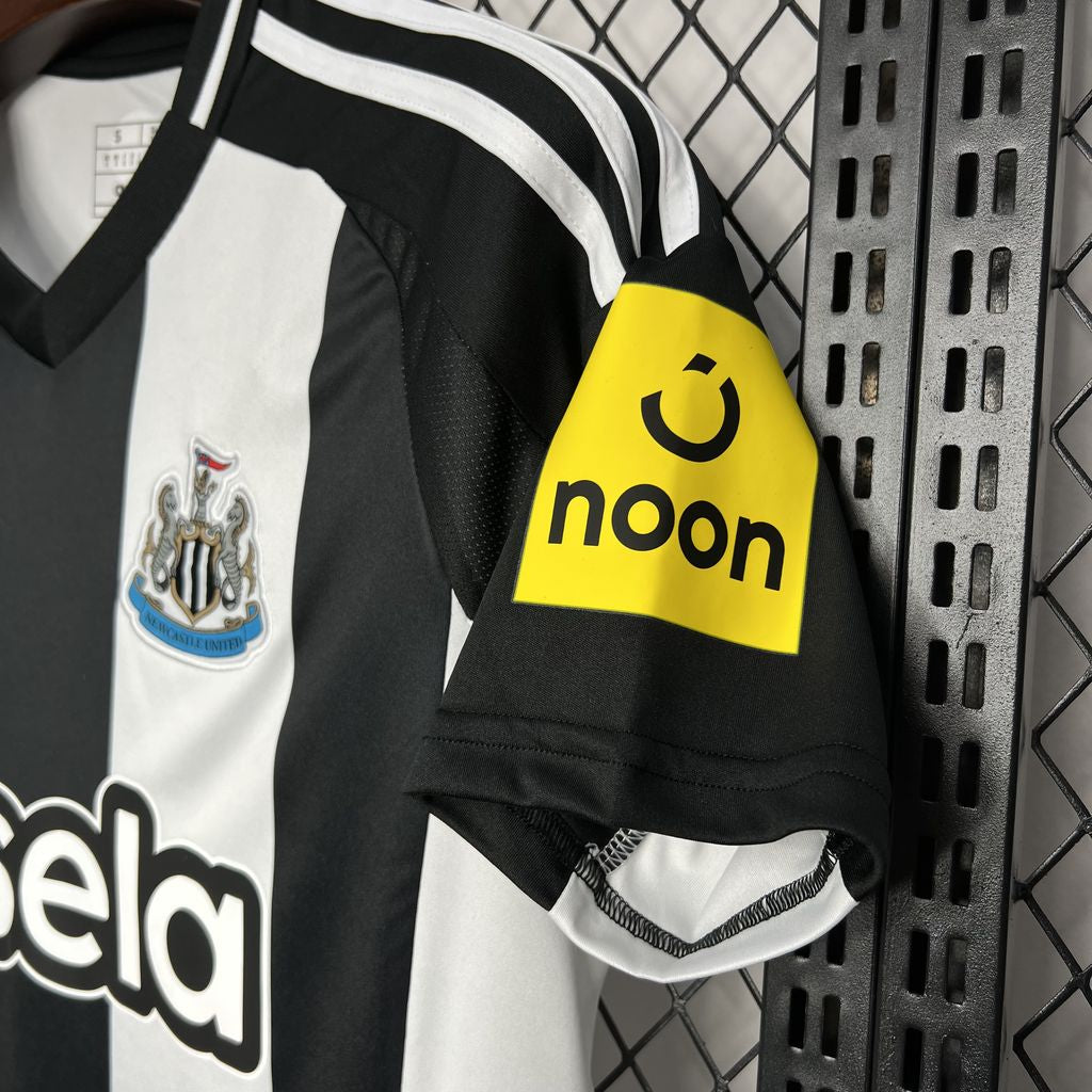 NEWCASTLE 24-25 HEMMATRÖJA