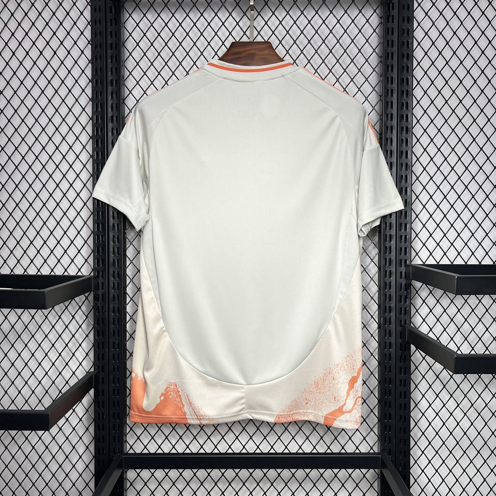 ROMA 24-25 BORTATRÖJA