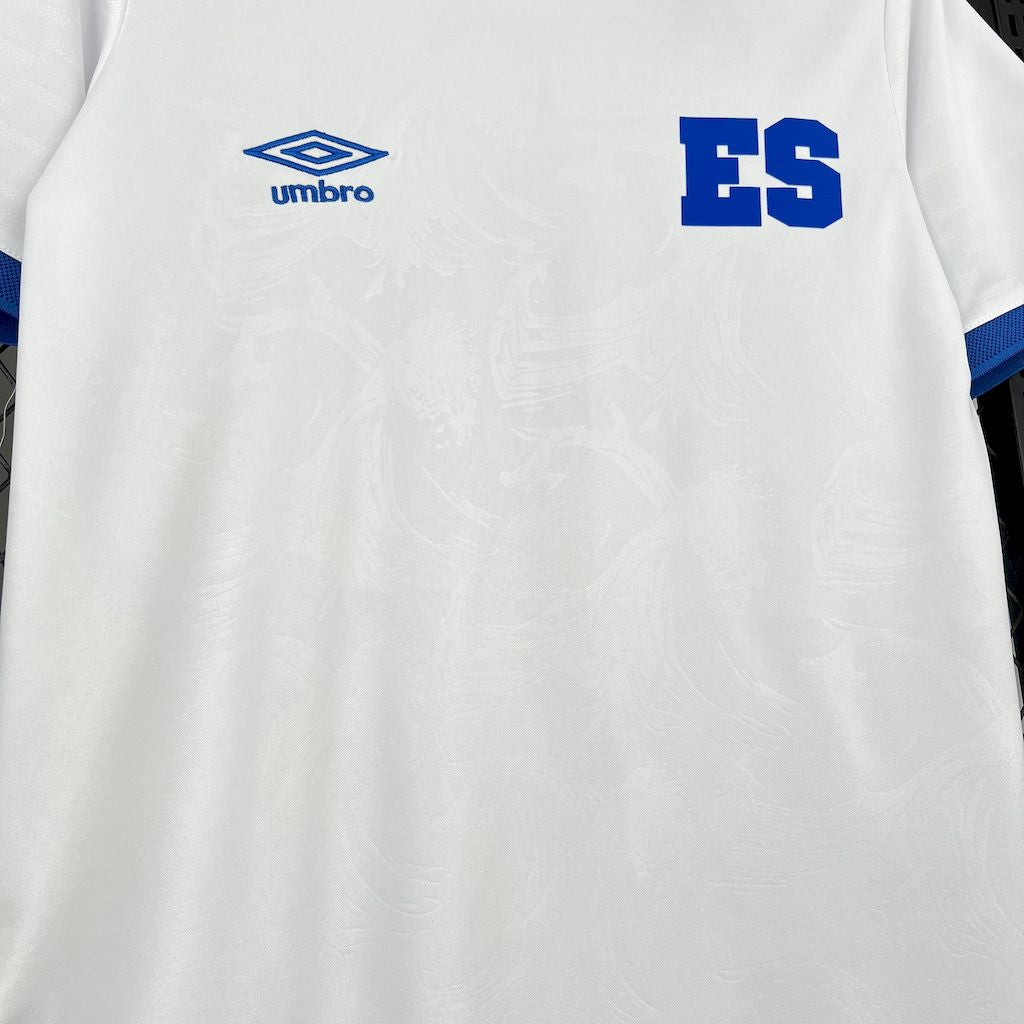 EL SALVADOR 25-26 BORTATRÖJA