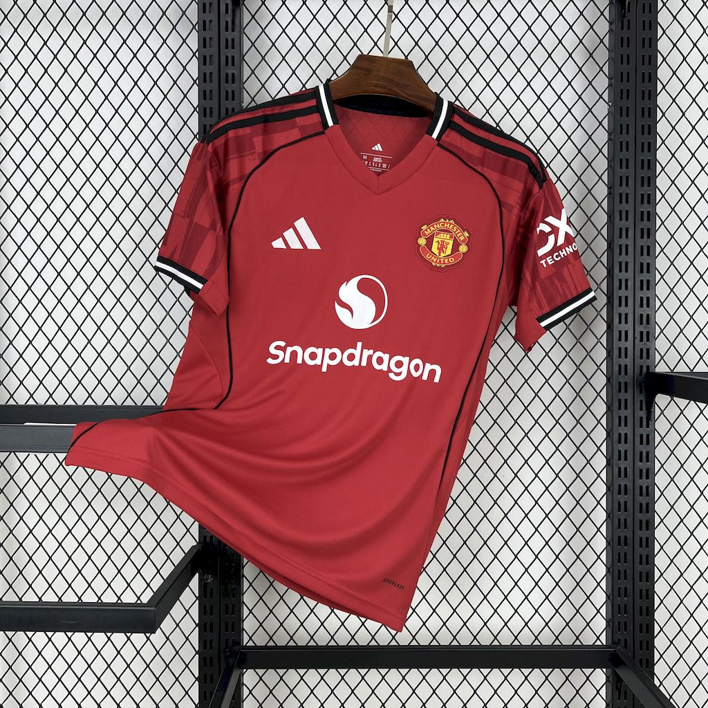 MANCHESTER UNITED 25-26 HEMMATRÖJA