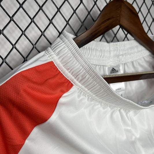 MANCHESTER UNITED 24-25 HOME SHORTS