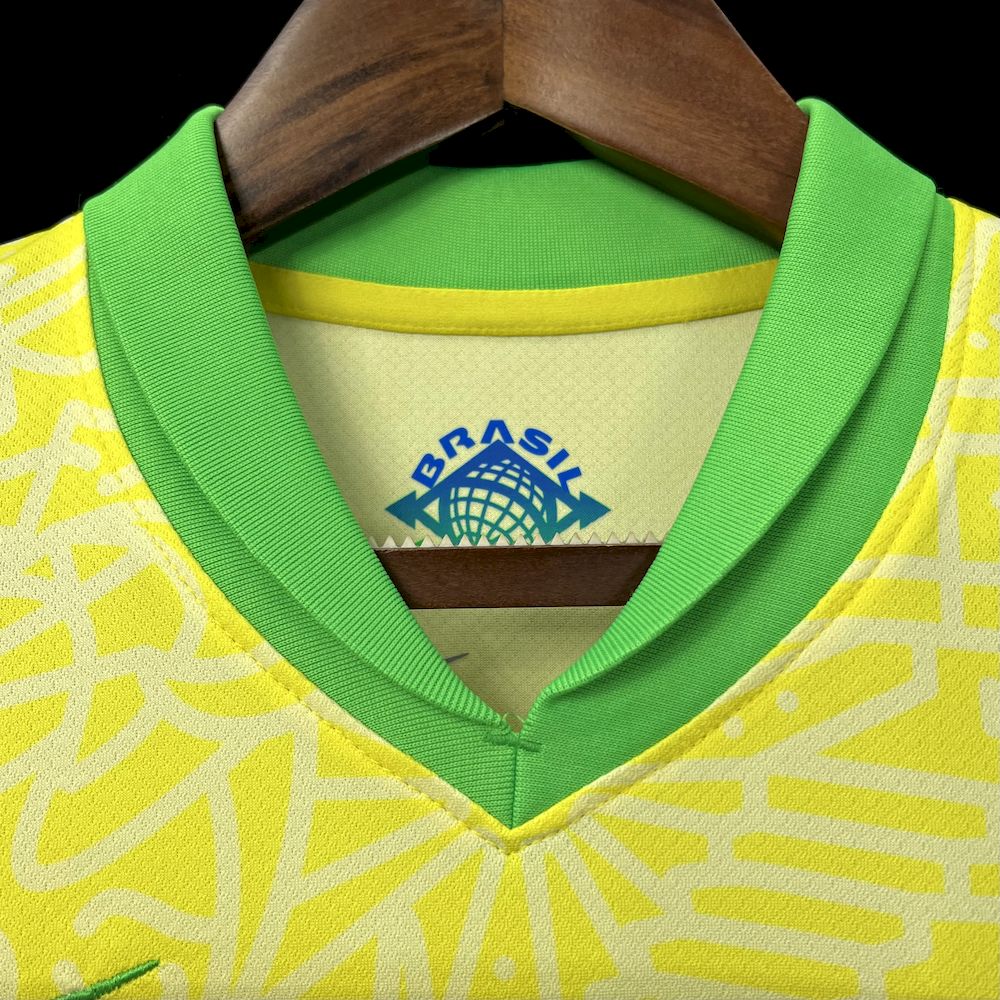 MAILLOT DOMICILE BRÉSIL 24-25