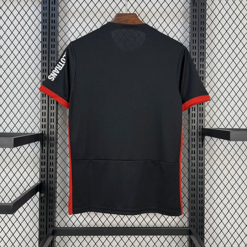 FRANKFURT 24-25 BORTATRÖJA