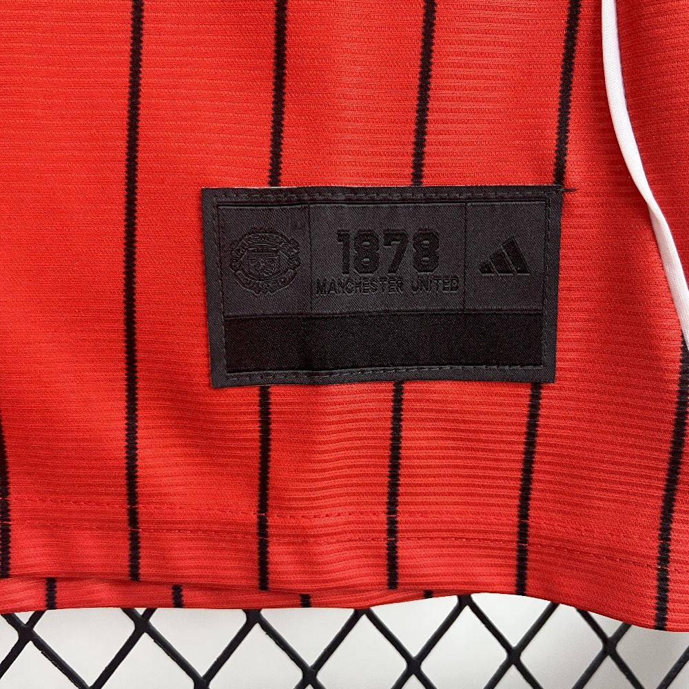 MANCHESTER UNITED - SPECIAL EDITION