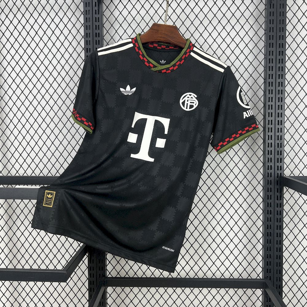 BAYERN MUNCHEN 25-26 TREDJETRÖJA