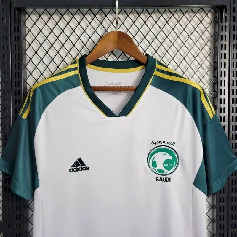 SAUDI ARABIEN 24-25 BORTATRÖJA