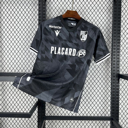 VITORIA DE GUIMARAES 25-26 BORTATRÖJA
