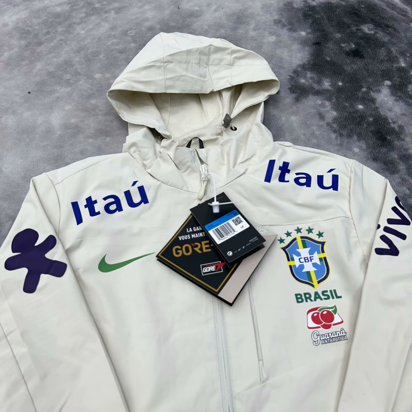 BRASILIEN - VINDJACKA