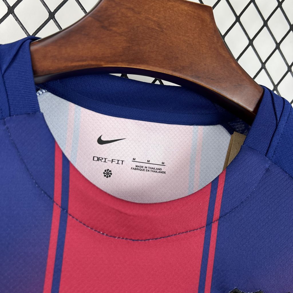 BARCELONA X OLIVIA RODRIGO 25-26 HEMMATRÖJA