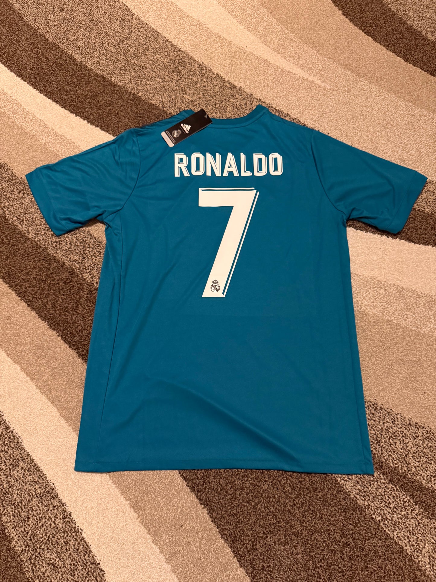 REAL MADRID RETRO 17-18 TREDJETRÖJA