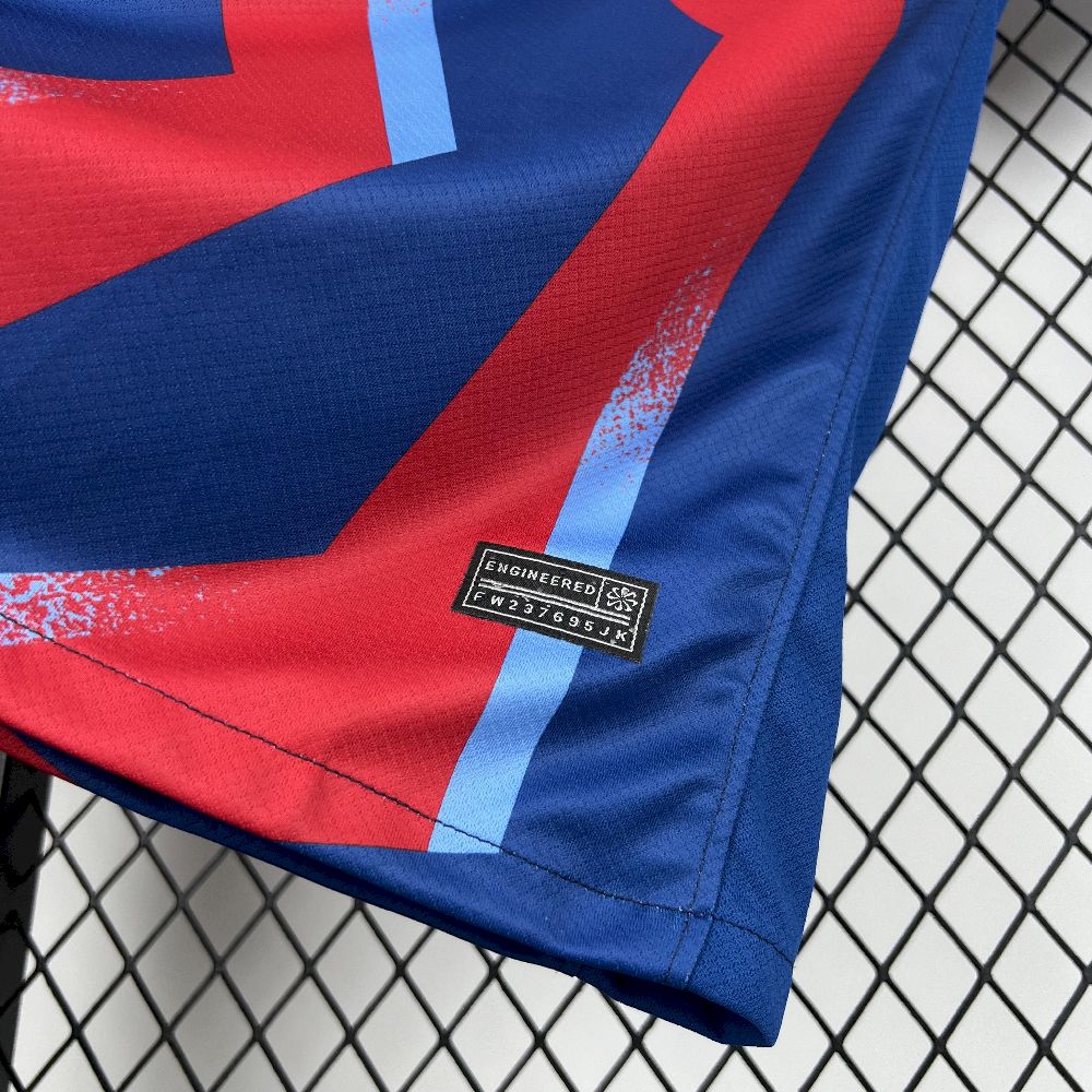 BARCELONA 25-26 FJÄRDETRÖJA