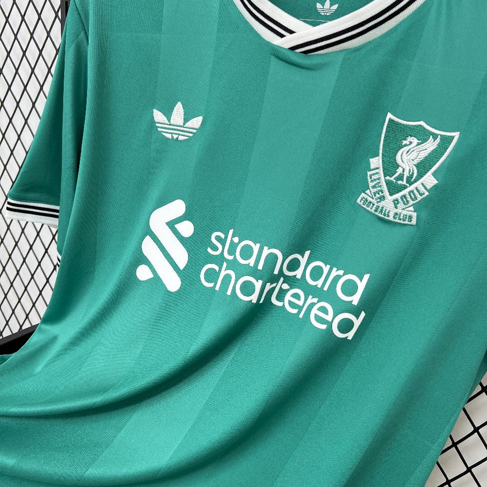 LIVERPOOL 25-26 TREDJETRÖJA