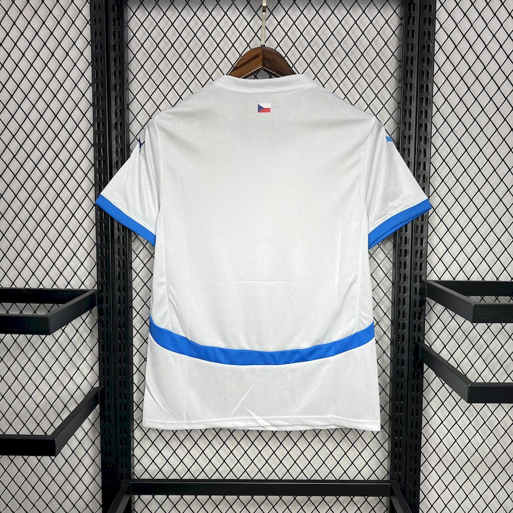 TJECKIEN 24-25 BORTATRÖJA