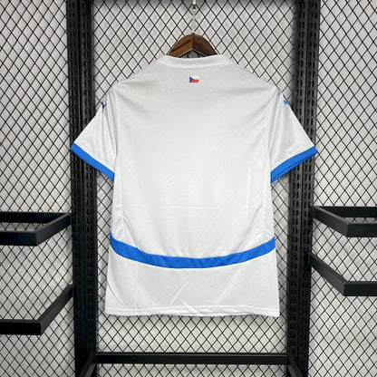 TJECKIEN 24-25 BORTATRÖJA