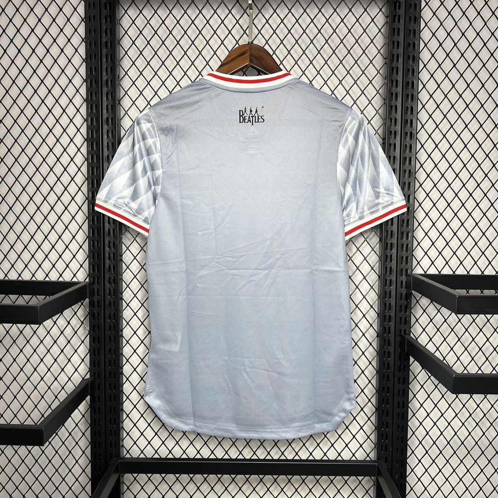 LIVERPOOL RETRO - SPECIAL EDITION