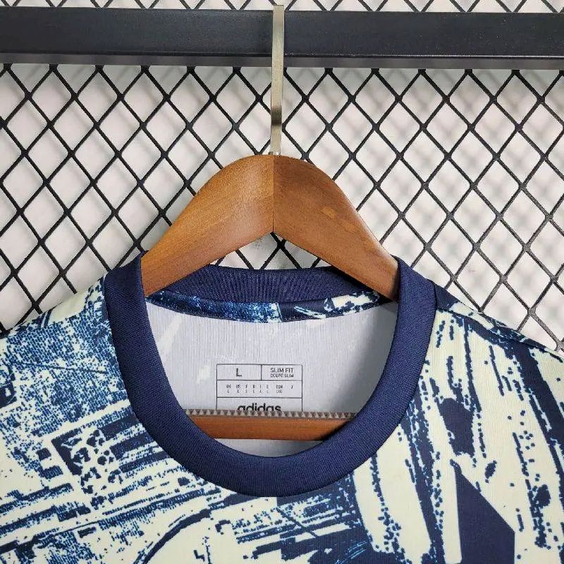 BAYERN MUNCHEN - TRÄNINGSTRÖJA