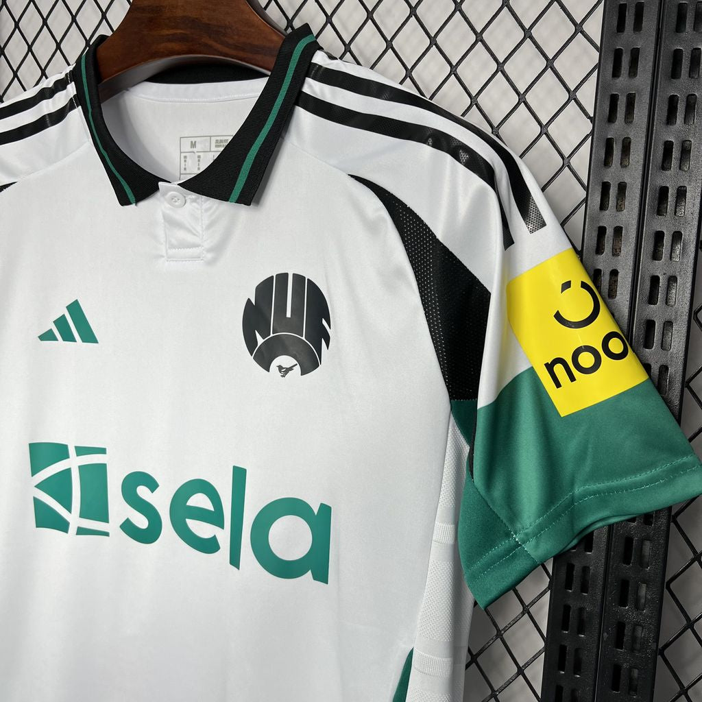 NEWCASTLE 24-25 TREDJETRÖJA