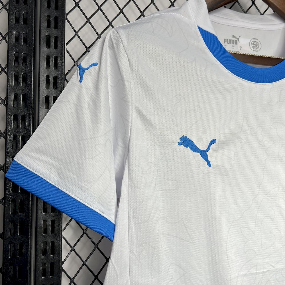 TJECKIEN 24-25 BORTATRÖJA