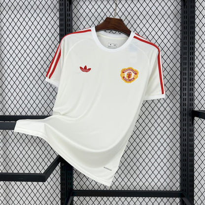 MANCHESTER UNITED - SPECIAL EDITION