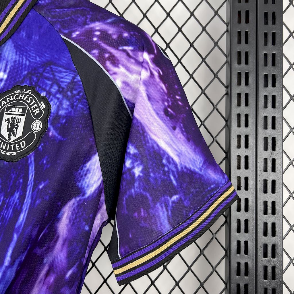 MANCHESTER UNITED - SPECIAL EDITION