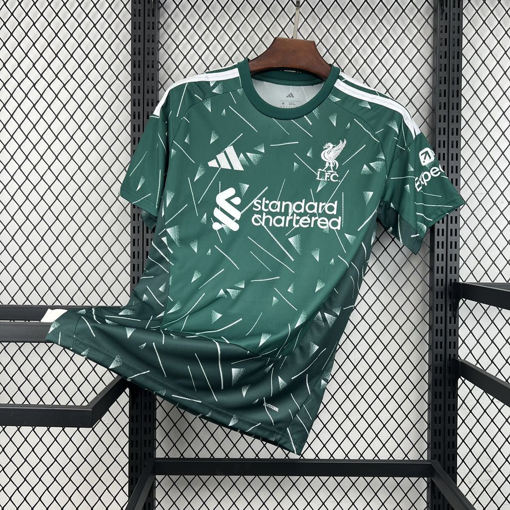LIVERPOOL 26-27 TREDJETRÖJA