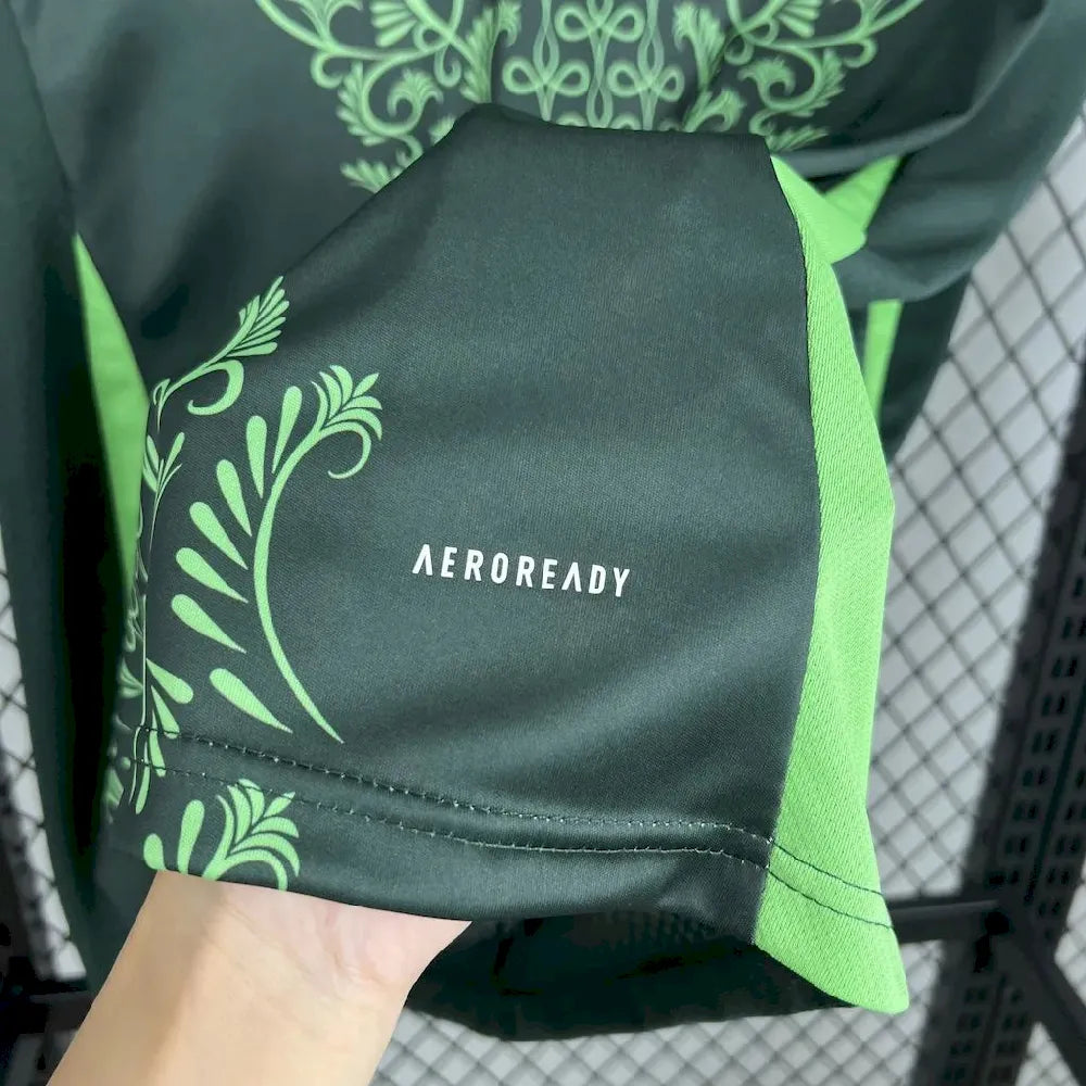 ALGERIET 24-25 BORTATRÖJA