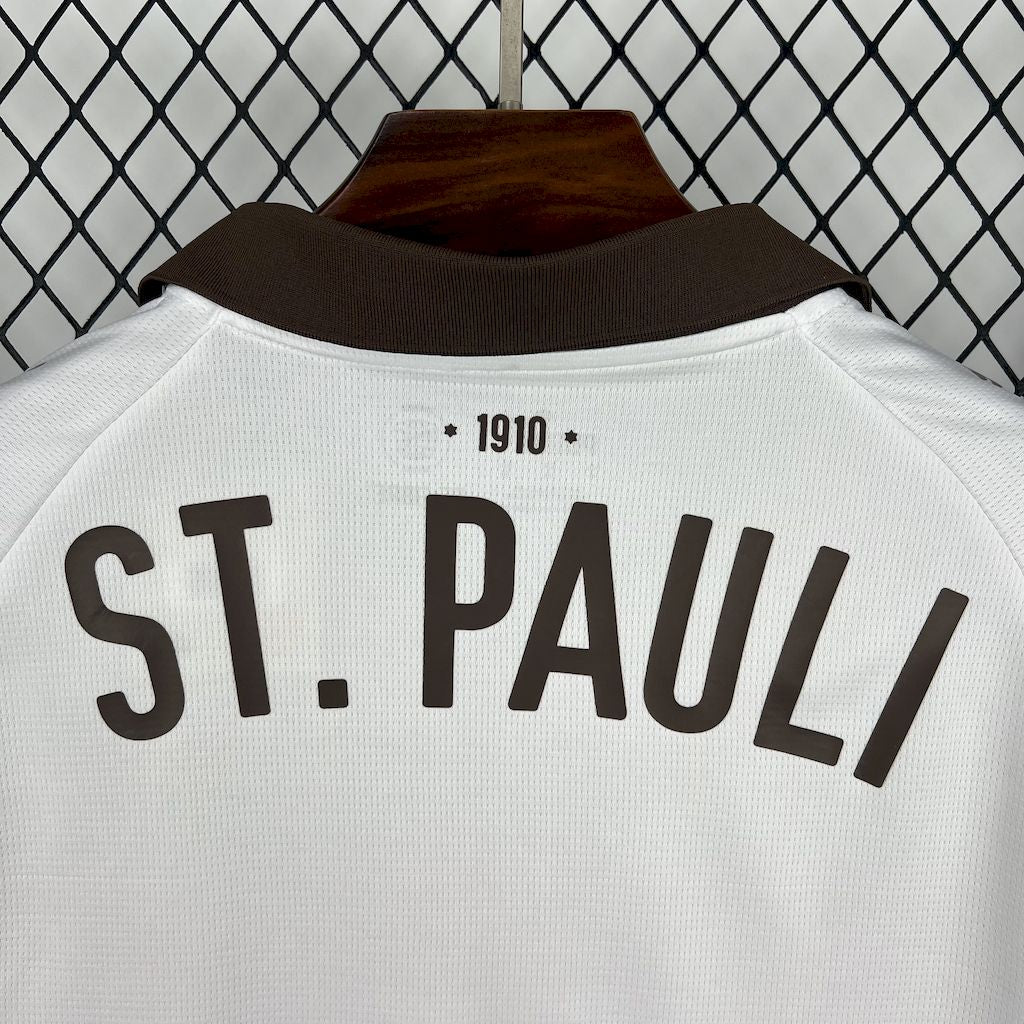 ST. PAULI 25-26 BORTATRÖJA