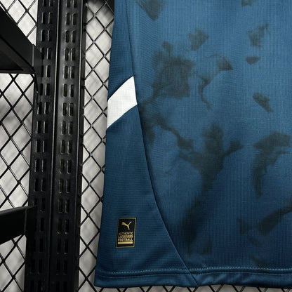 MARSEILLE 24-25 BORTATRÖJA