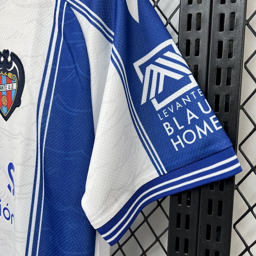 LEVANTE 25-26 BORTATRÖJA