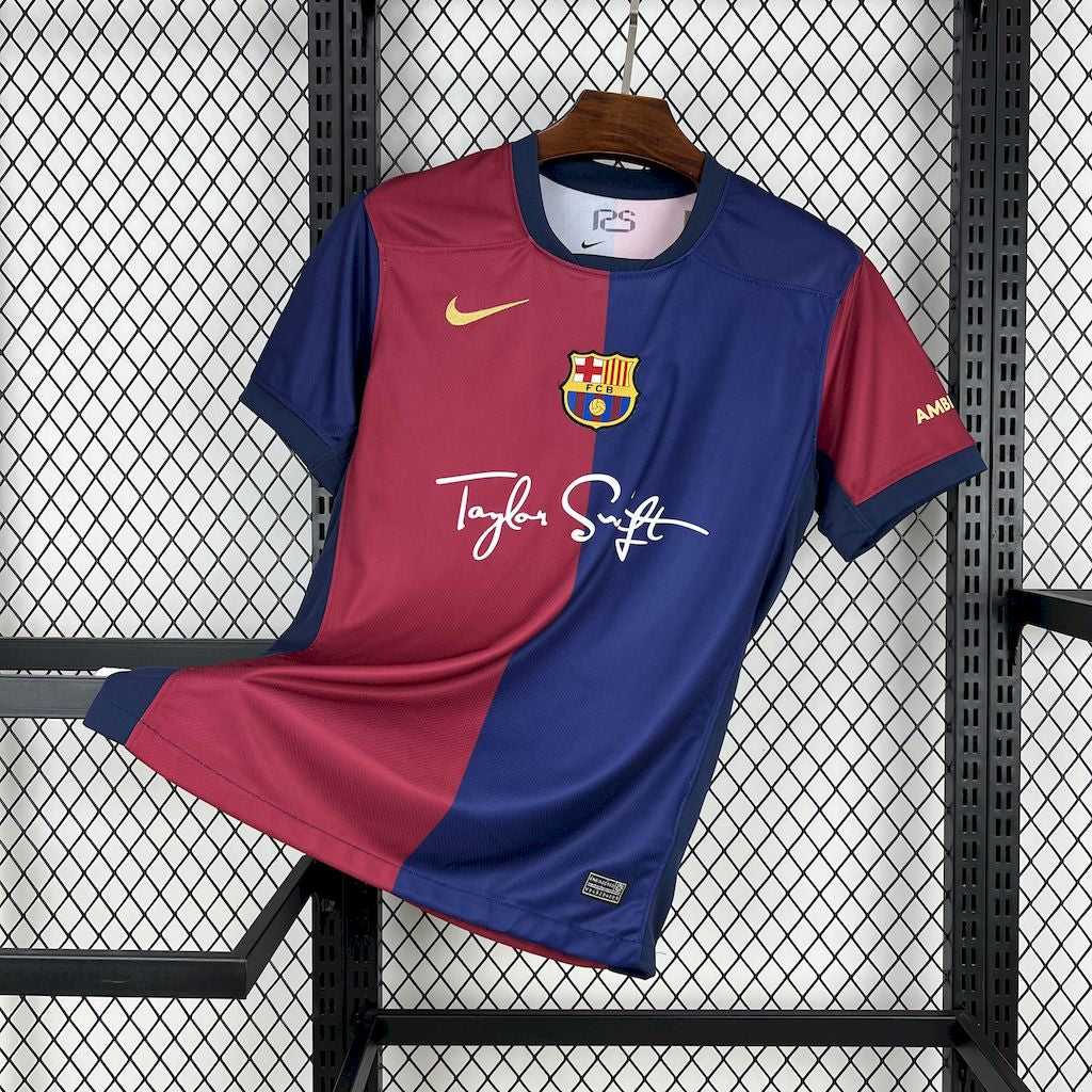 BARCELONA X TAYLOR SWIFT 24-25 HEMMATRÖJA