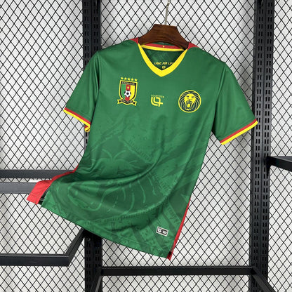 KAMERUN 25-26 HEMMATRÖJA