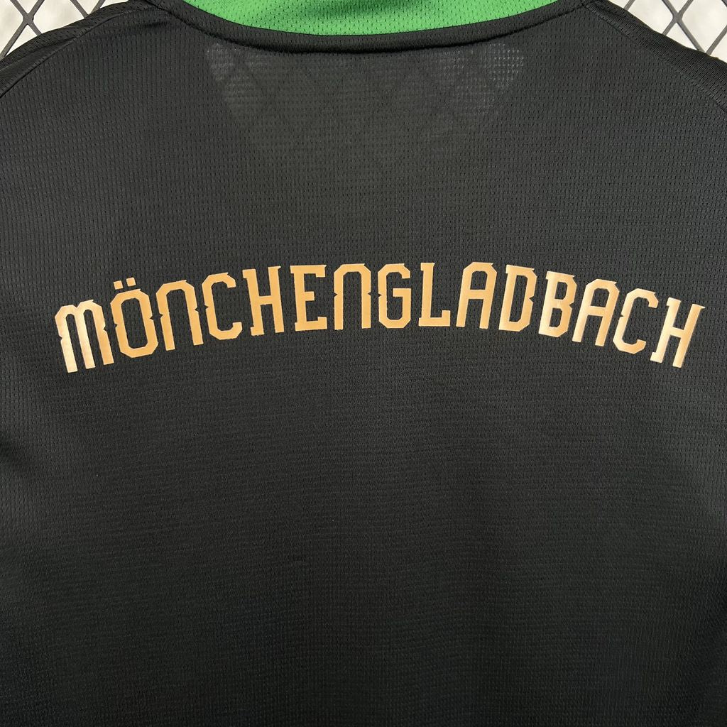 MÖNCHENGLADBACH 26-27 BORTATRÖJA