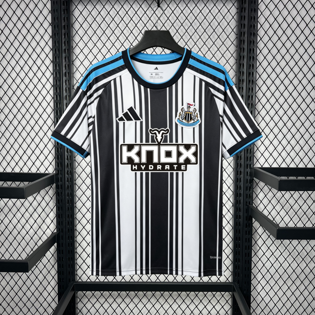 NEWCASTLE 26-27 HEMMATRÖJA