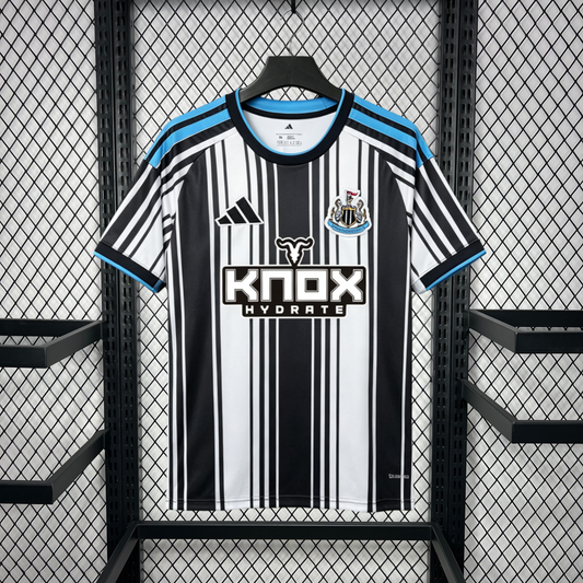 NEWCASTLE 26-27 HEMMATRÖJA
