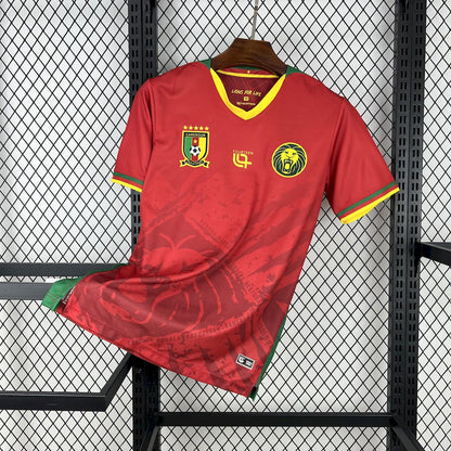 KAMERUN 25-26 BORTATRÖJA