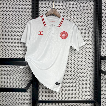 DANMARK 24-25 BORTATRÖJA