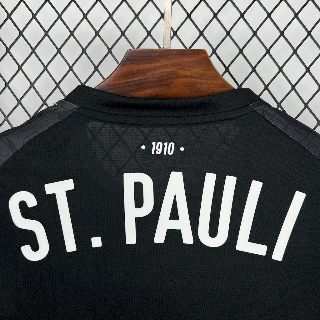 ST. PAULI 25-26 TREDJETRÖJA