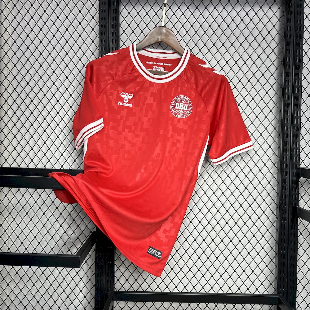 DANMARK 24-25 HEMMATRÖJA