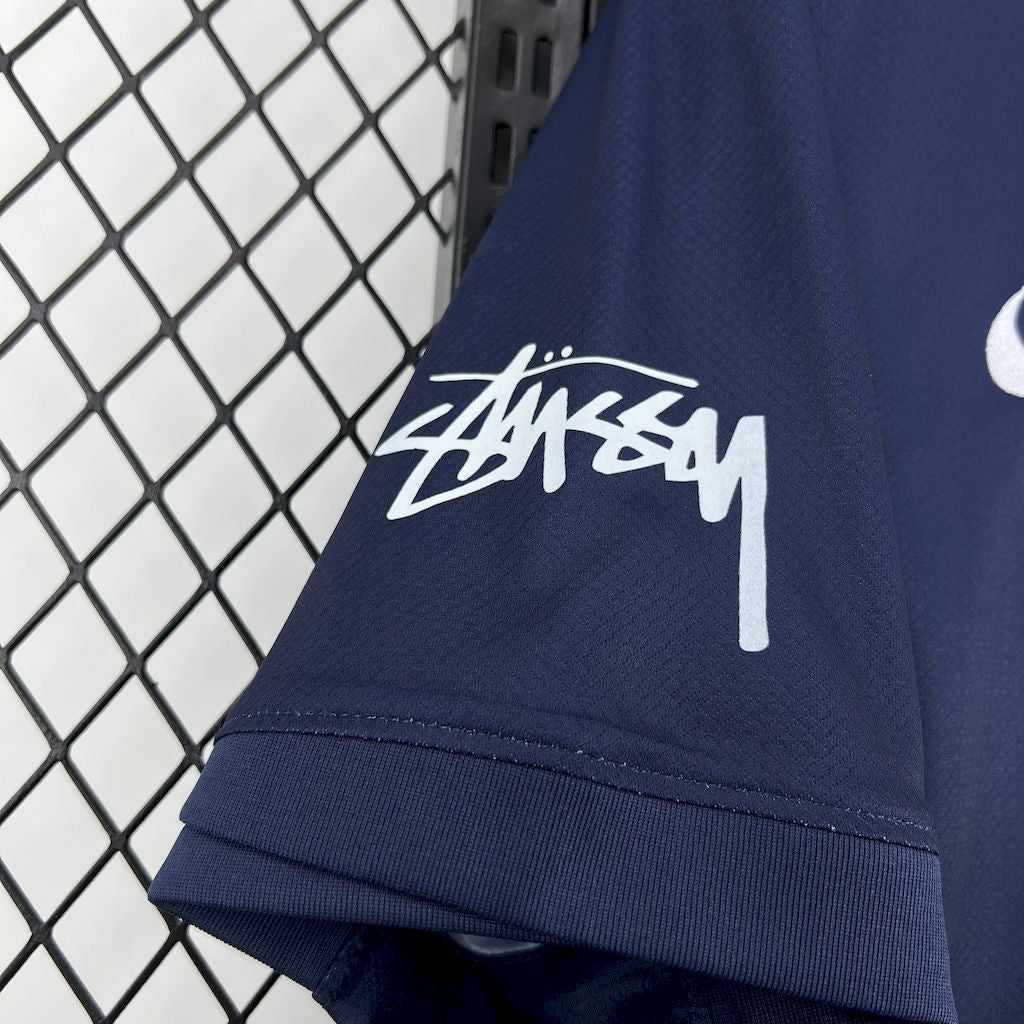 PSG 24-25 STUSSY HEMMATRÖJA