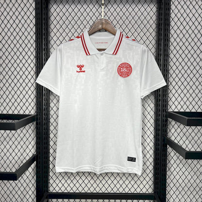 DANMARK 24-25 BORTATRÖJA