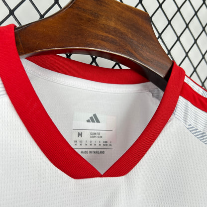 FÖRENADE ARABEMIRATEN 2026 HEMMATRÖJA