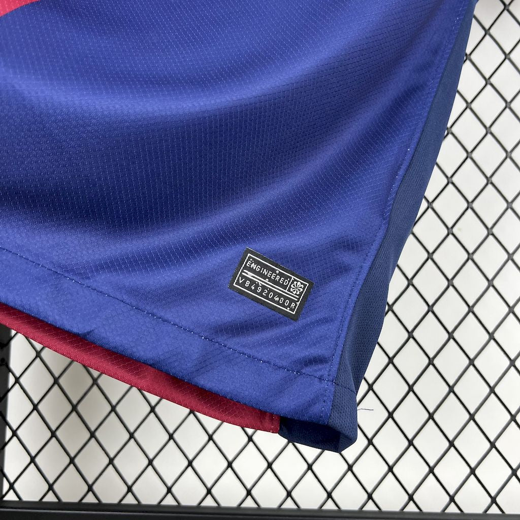 BARCELONA X TAYLOR SWIFT 24-25 HEMMATRÖJA