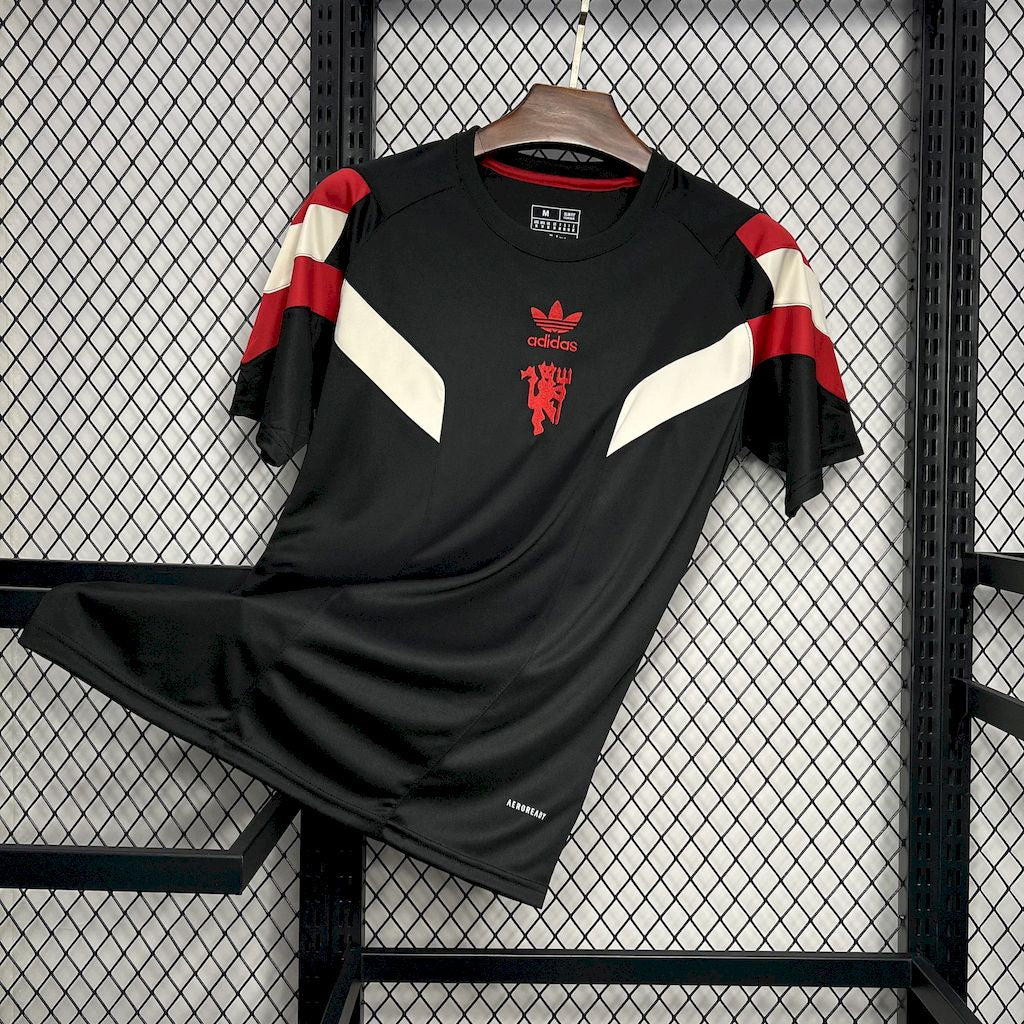 MANCHESTER UNITED - SPECIAL EDITION