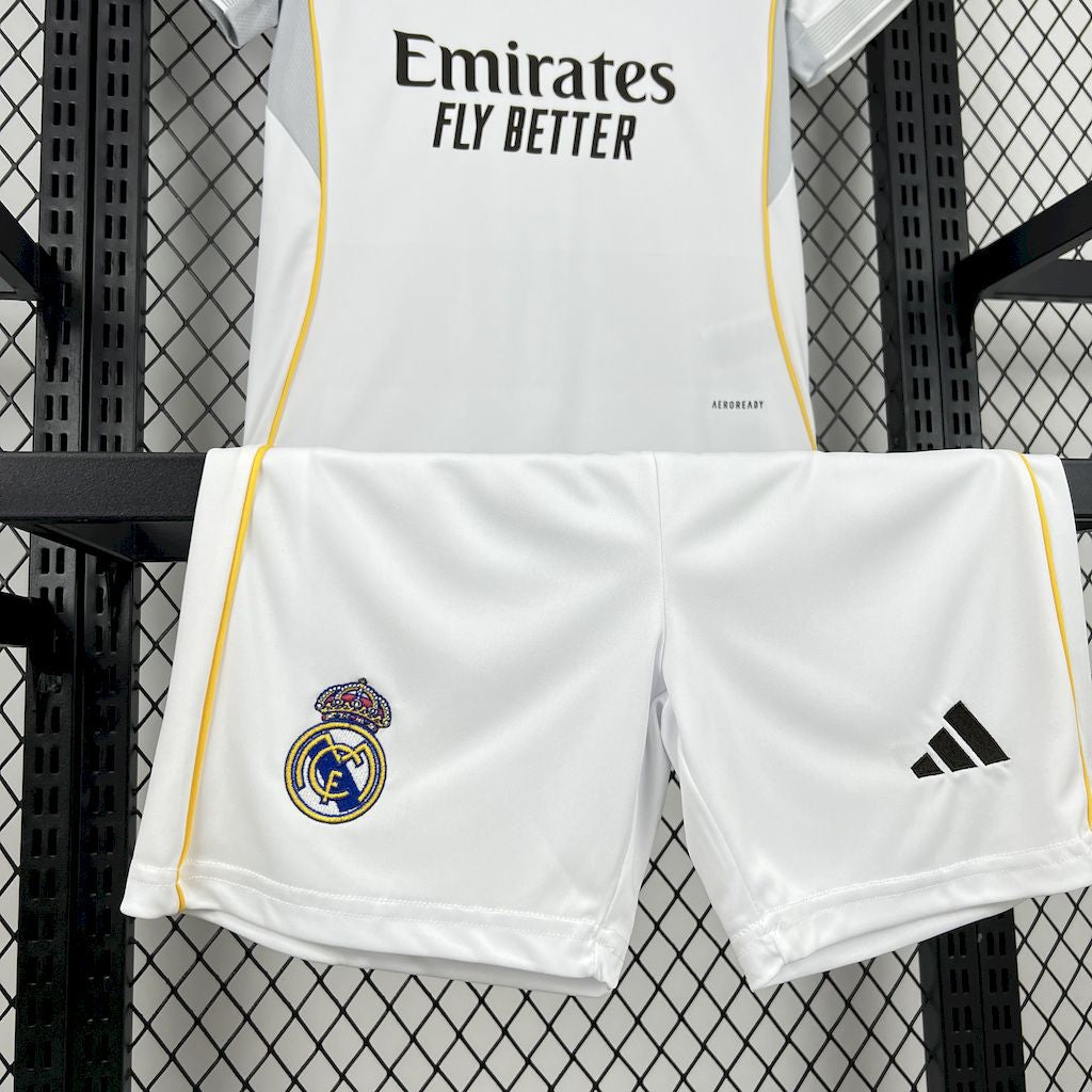 REAL MADRID BARN 25-26 HEMMATRÖJA