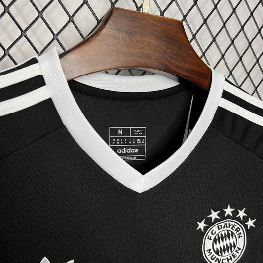 BAYERN MUNICH - TRAINING SHIRT