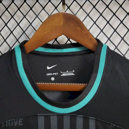 LIVERPOOL X LEBRON JAMES - SPECIAL EDITION