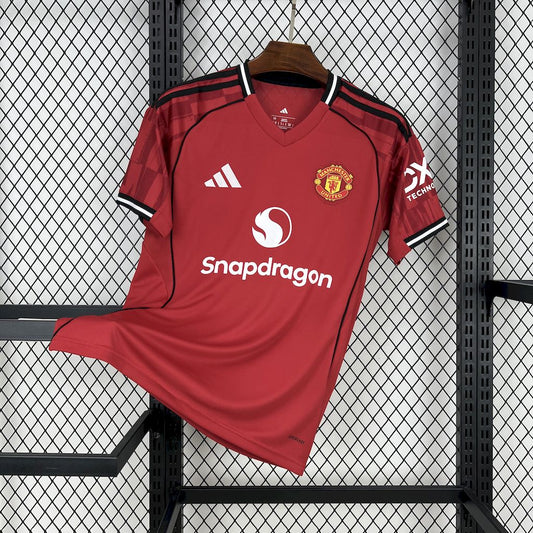 MANCHESTER UNITED 25-26 HEMMATRÖJA